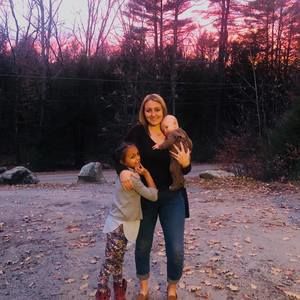 Meet your Posher, Caitlin